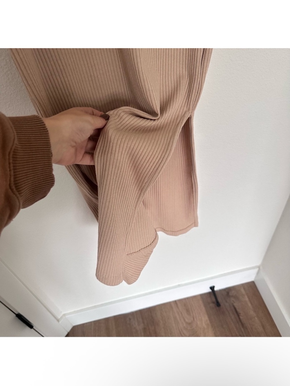H&M Ribbed Collared Half Buttoned Midi Dress Side Slits Beige Tan Color Size S - Picture 2 of 10